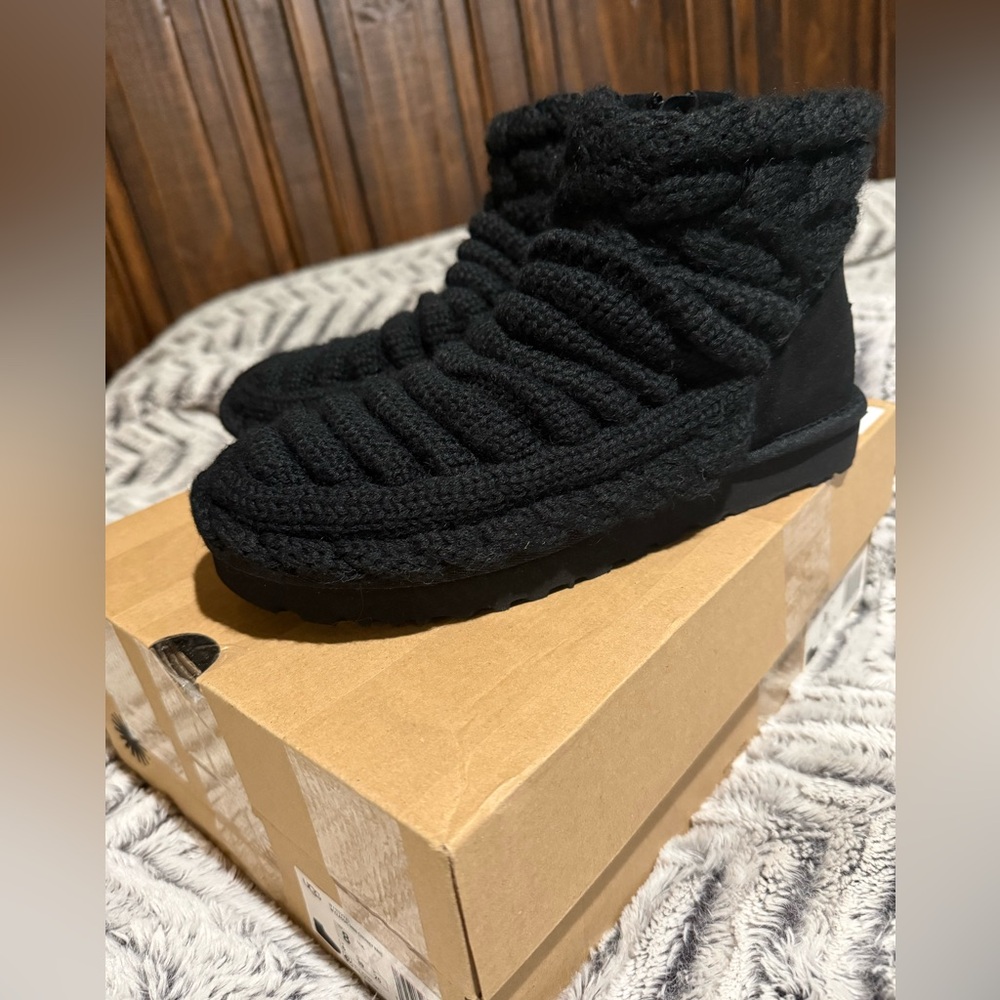 UGG Classic Mini Chunky Knit